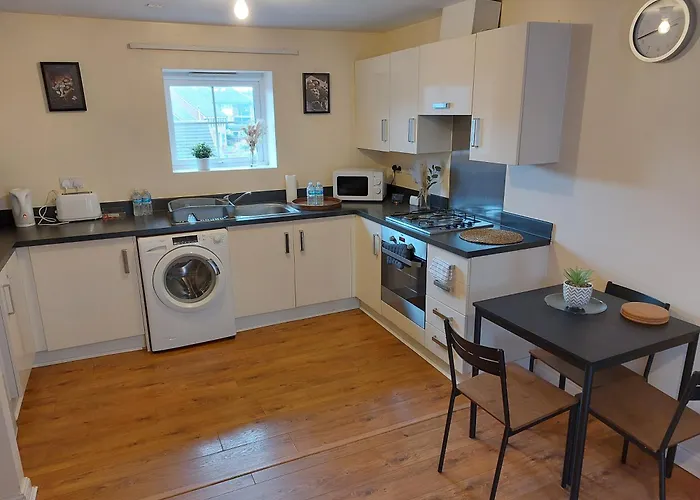 Two Bedroom Semi-Detached Modern House In Birmingham