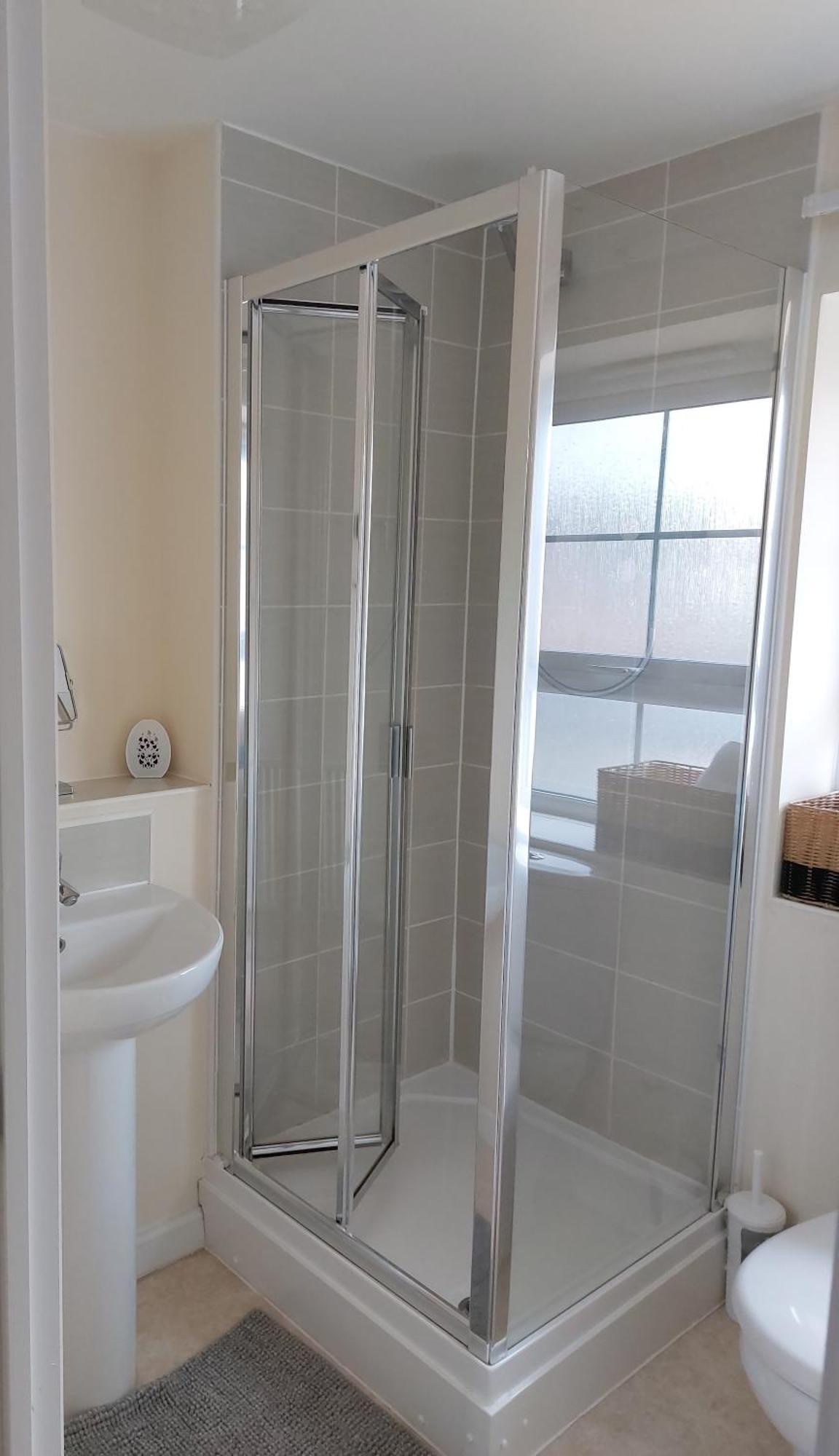 Two Bedroom Semi-detached Modern House In Apartment Birmingham