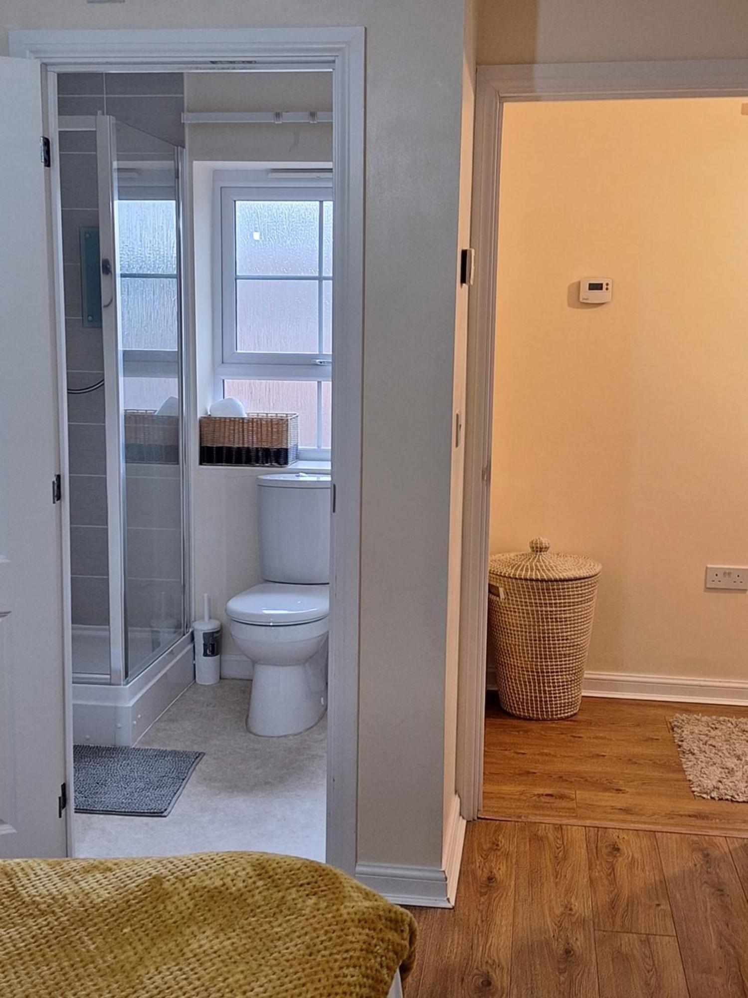 Two Bedroom Semi-detached Modern House In * Birmingham