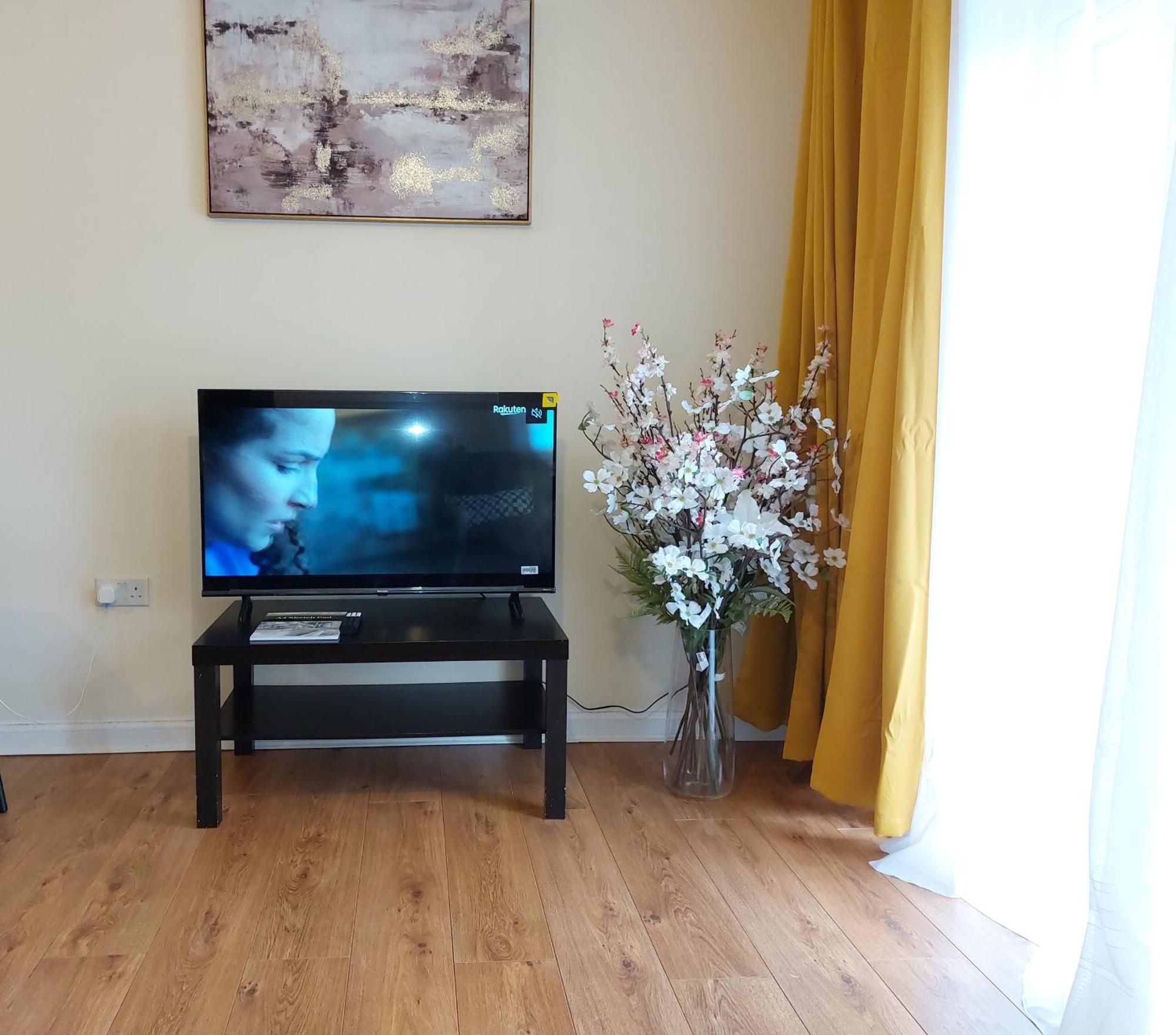 Two Bedroom Semi-detached Modern House In Birmingham