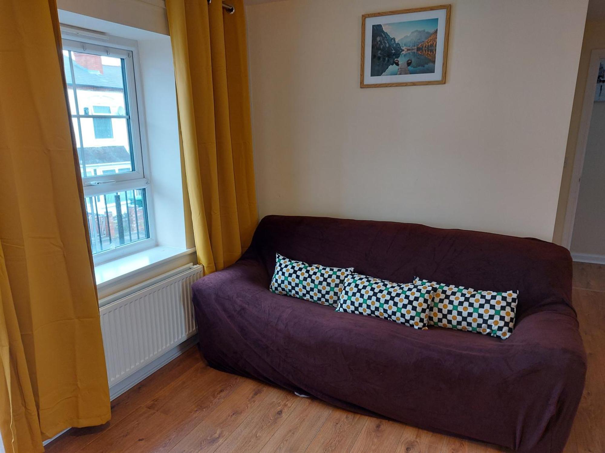 Two Bedroom Semi-detached Modern House In * Birmingham
